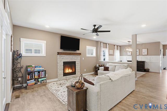 8189 Lyman Ct, Mechanicsville, VA 23116