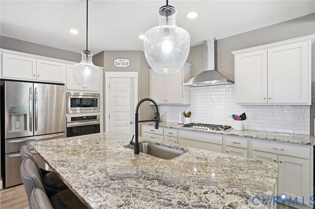 8189 Lyman Ct, Mechanicsville, VA 23116