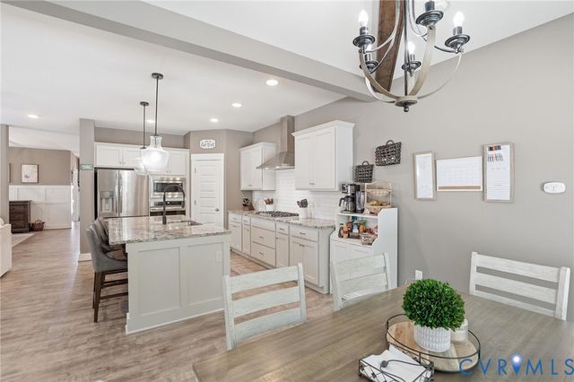 8189 Lyman Ct, Mechanicsville, VA 23116