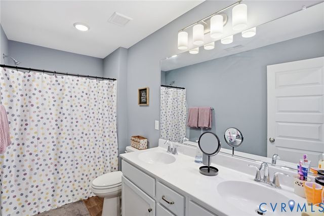 8189 Lyman Ct, Mechanicsville, VA 23116