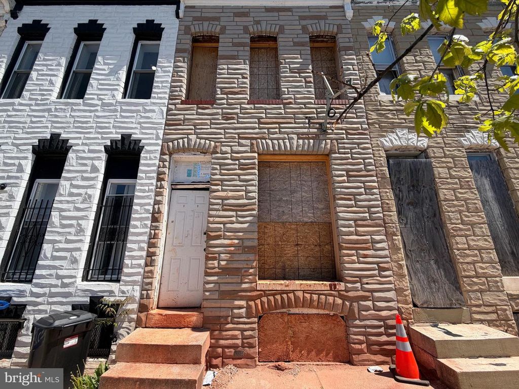 Image 1 of property listing at 1523 N PATTERSON PARK AVE, Baltimore, MD 21213