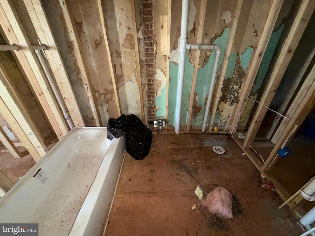 Image 15 of property listing at 1523 N PATTERSON PARK AVE, Baltimore, MD 21213