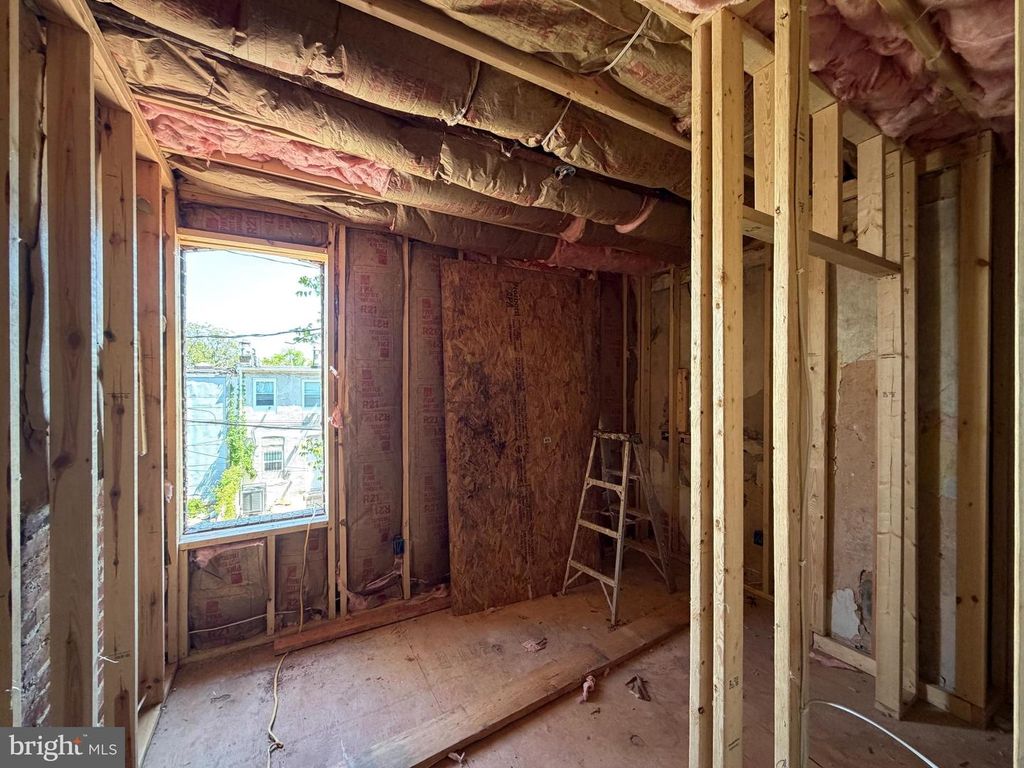 Image 16 of property listing at 1523 N PATTERSON PARK AVE, Baltimore, MD 21213