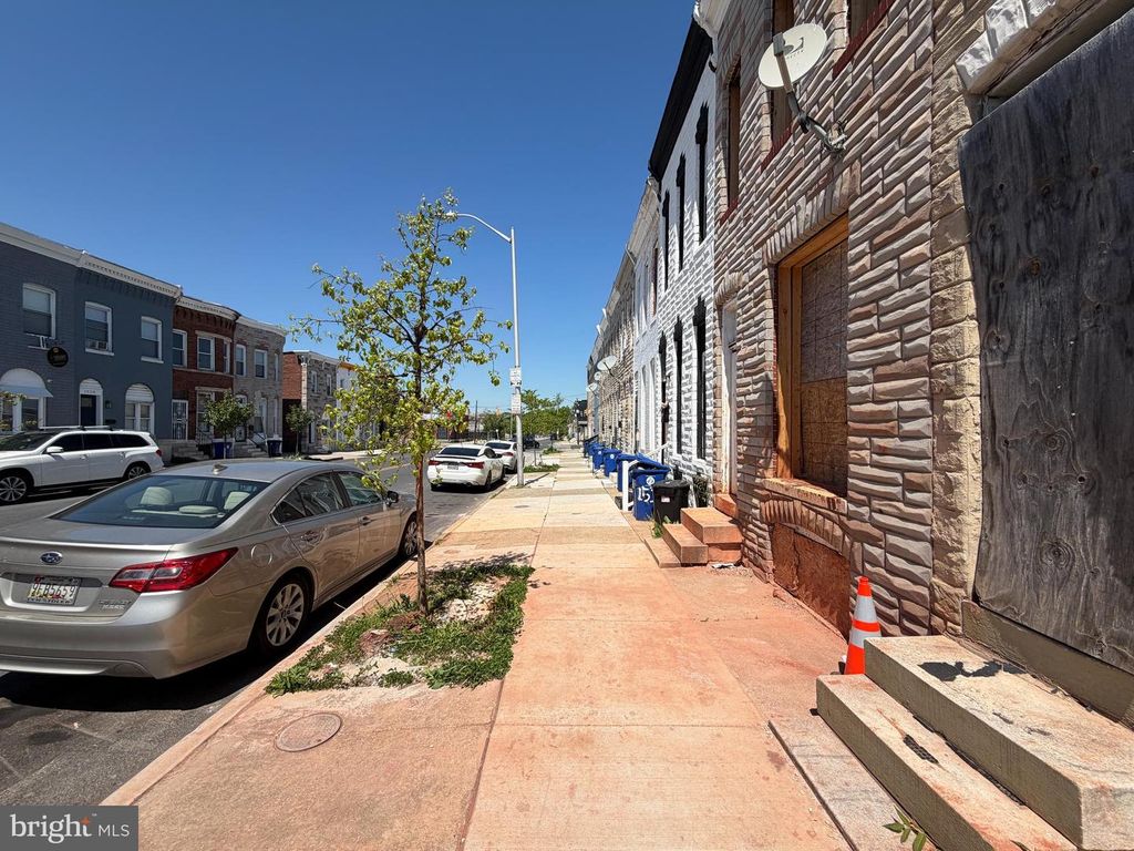 Image 2 of property listing at 1523 N PATTERSON PARK AVE, Baltimore, MD 21213