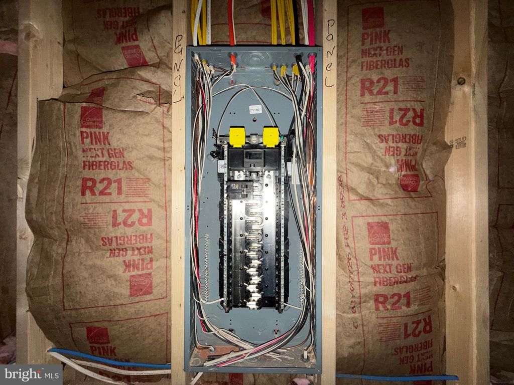 Image 23 of property listing at 1523 N PATTERSON PARK AVE, Baltimore, MD 21213