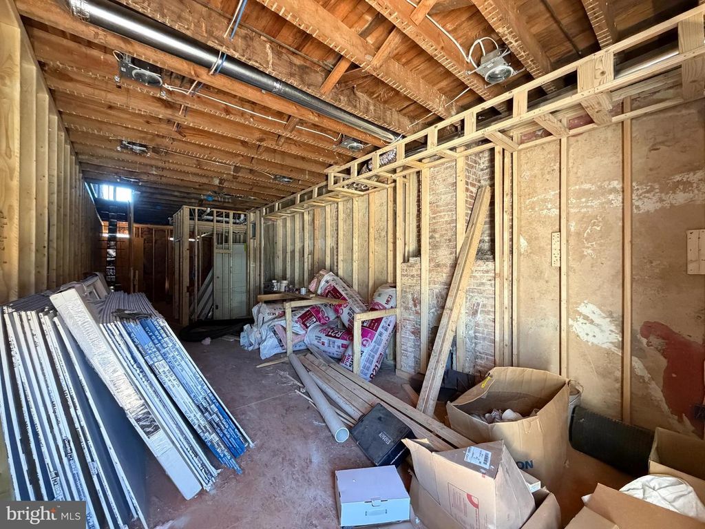 Image 4 of property listing at 1523 N PATTERSON PARK AVE, Baltimore, MD 21213