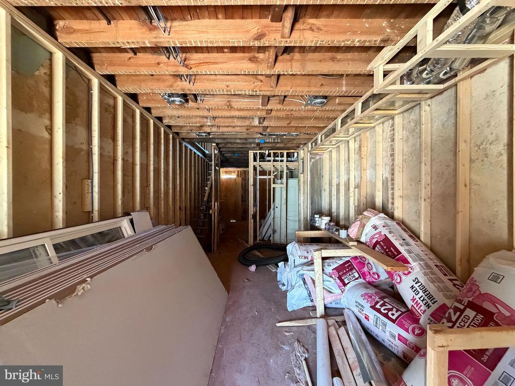 Image 5 of property listing at 1523 N PATTERSON PARK AVE, Baltimore, MD 21213