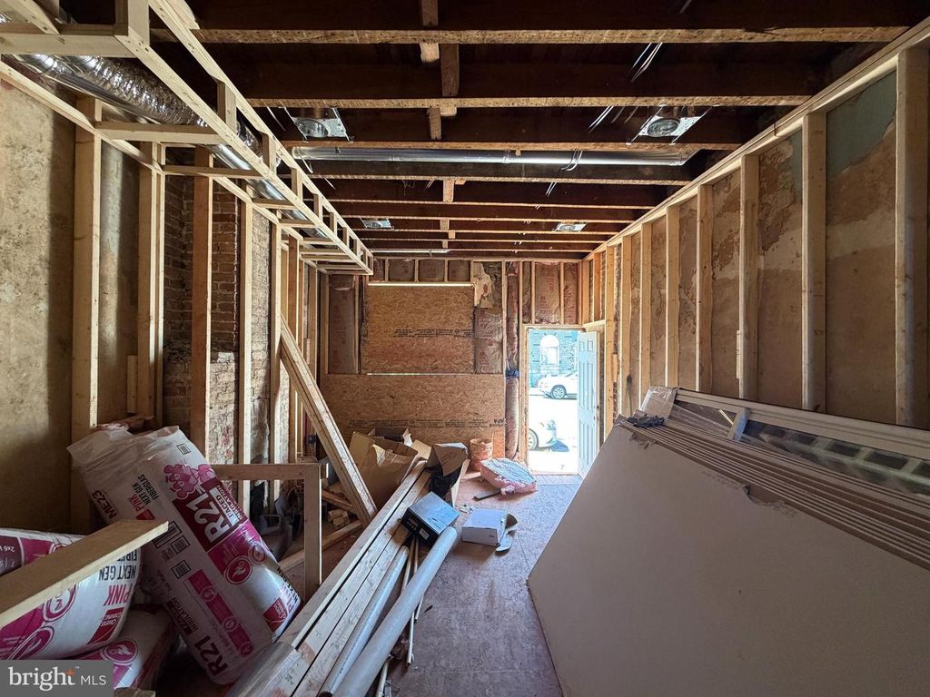 Image 6 of property listing at 1523 N PATTERSON PARK AVE, Baltimore, MD 21213