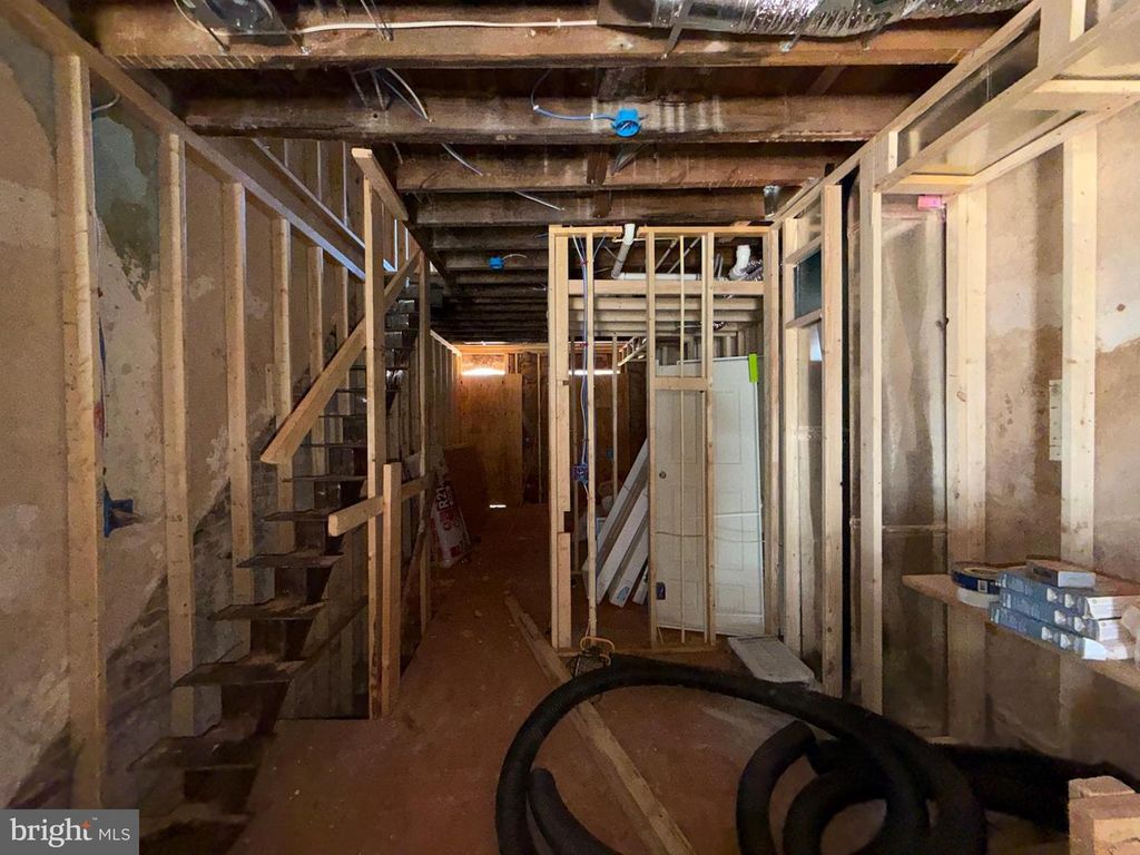 Image 7 of property listing at 1523 N PATTERSON PARK AVE, Baltimore, MD 21213