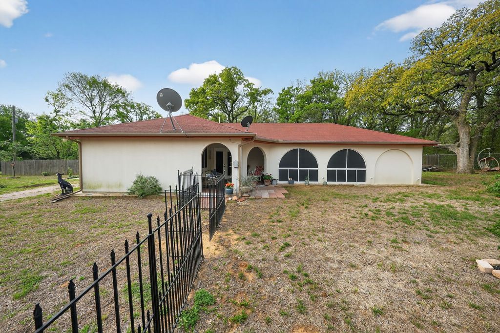 2625 County Road 805B, Cleburne, TX 76031
