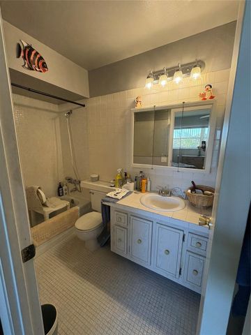 3506 NW 49th Avenue 604, Lauderdale Lakes, FL 33319