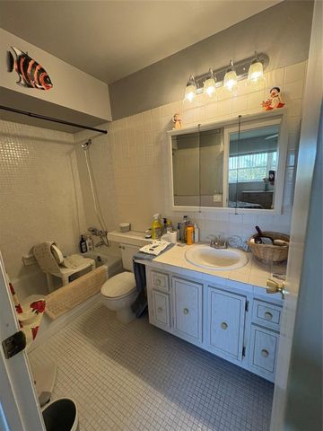 3506 NW 49th Avenue 604, Lauderdale Lakes, FL 33319