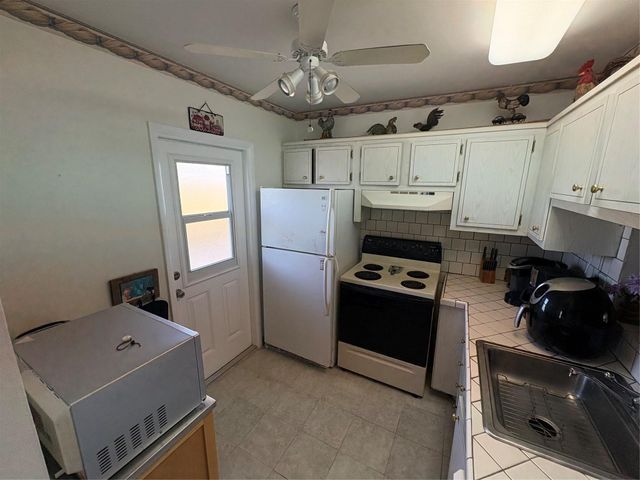 3506 NW 49th Avenue 604, Lauderdale Lakes, FL 33319