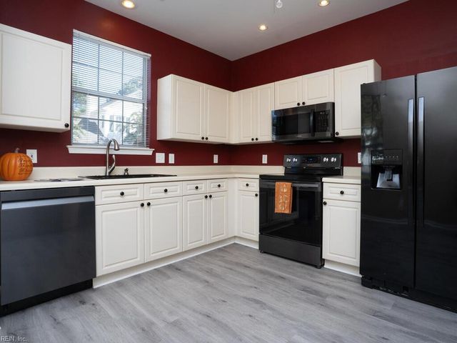 2324 Barnsely CT # 2324, Virginia Beach, VA 23456