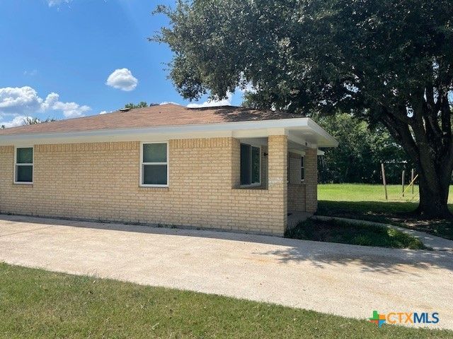 1300 Westpark Circle, Cameron, TX 76520