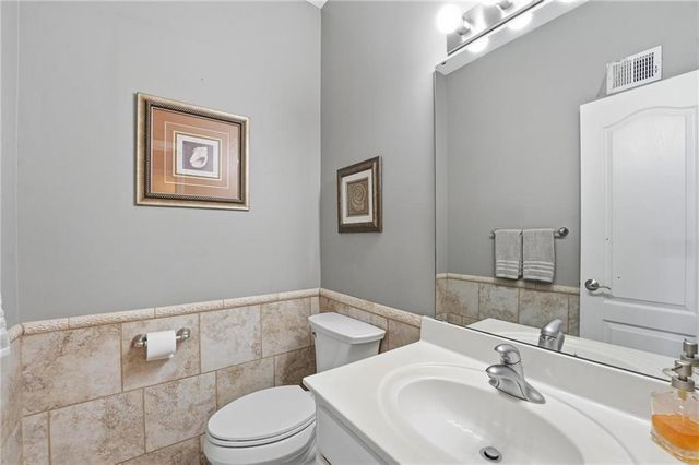 12616 Donahoo Road, Kansas City, KS 66109