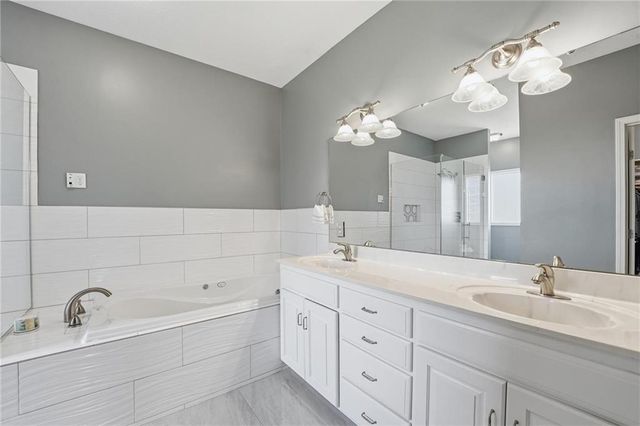 12616 Donahoo Road, Kansas City, KS 66109