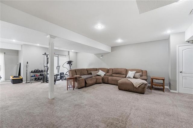 12616 Donahoo Road, Kansas City, KS 66109