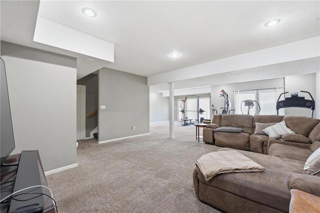 12616 Donahoo Road, Kansas City, KS 66109
