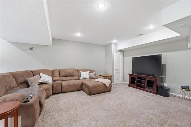 12616 Donahoo Road, Kansas City, KS 66109
