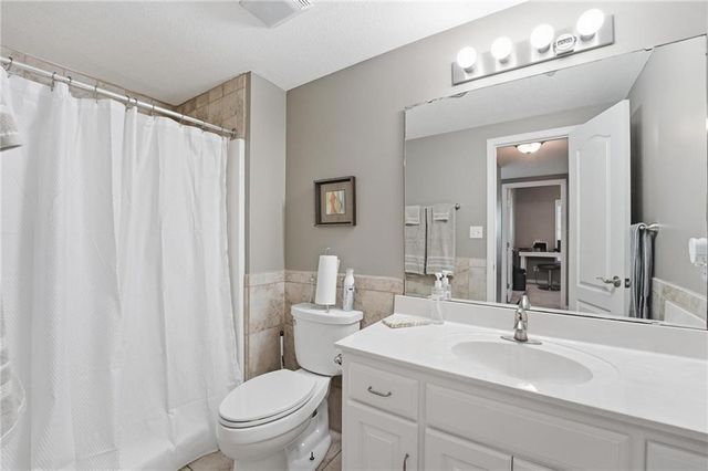 12616 Donahoo Road, Kansas City, KS 66109