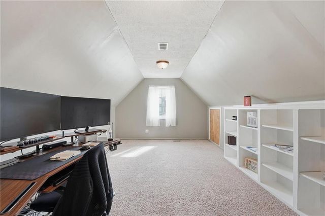 12616 Donahoo Road, Kansas City, KS 66109
