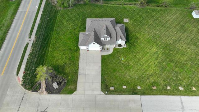 12616 Donahoo Road, Kansas City, KS 66109