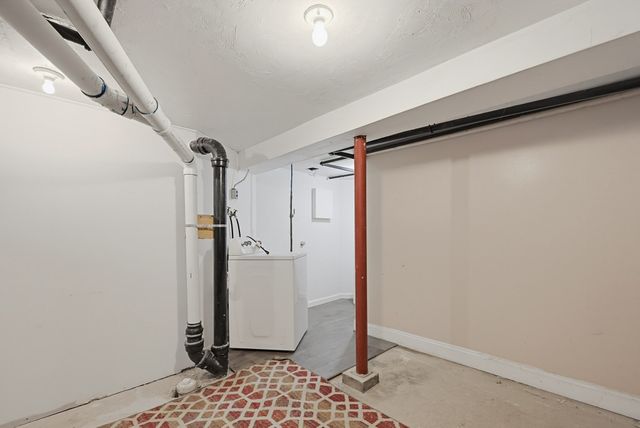 13 Campbell Ave, Leominster, MA 01453