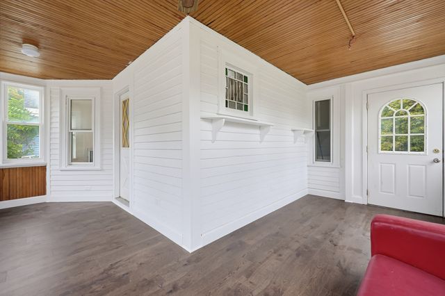 13 Campbell Ave, Leominster, MA 01453