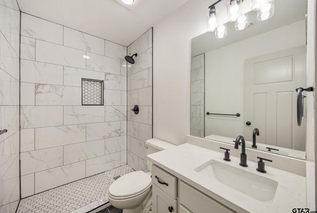 7343 Rockpoint Lane, Tyler, TX 75703