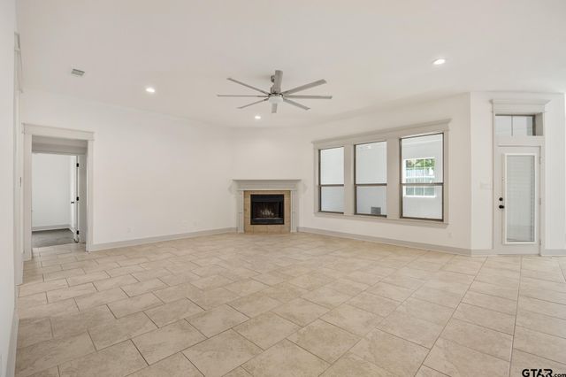7343 Rockpoint Lane, Tyler, TX 75703