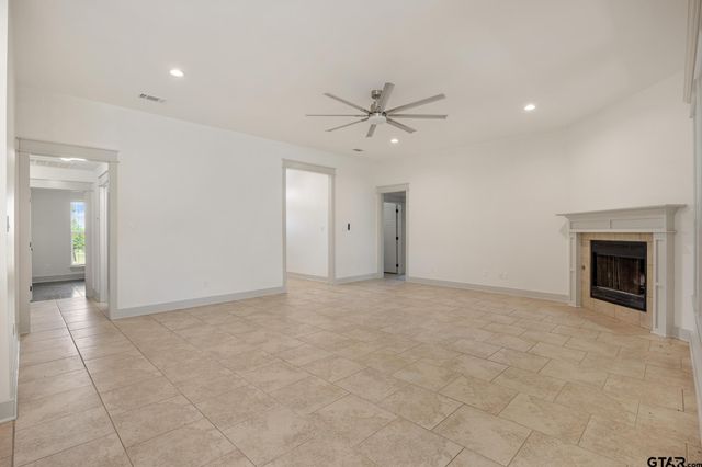 7343 Rockpoint Lane, Tyler, TX 75703