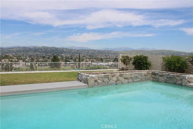 761 W Country Hills, La Habra, CA 90631