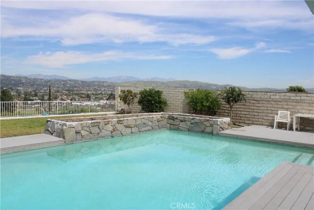 761 W Country Hills, La Habra, CA 90631