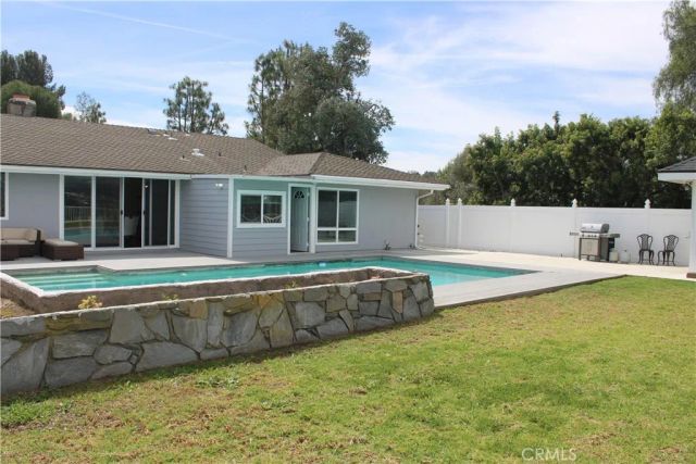 761 W Country Hills, La Habra, CA 90631