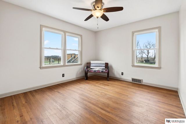 1060 County Road 21, Bennington, NE 68007