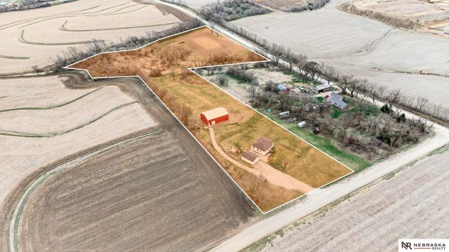 1060 County Road 21, Bennington, NE 68007