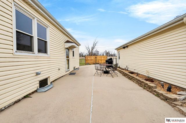 1060 County Road 21, Bennington, NE 68007