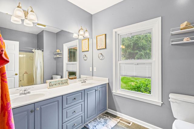 4328 Plantation Dr, Cookeville, TN 38506