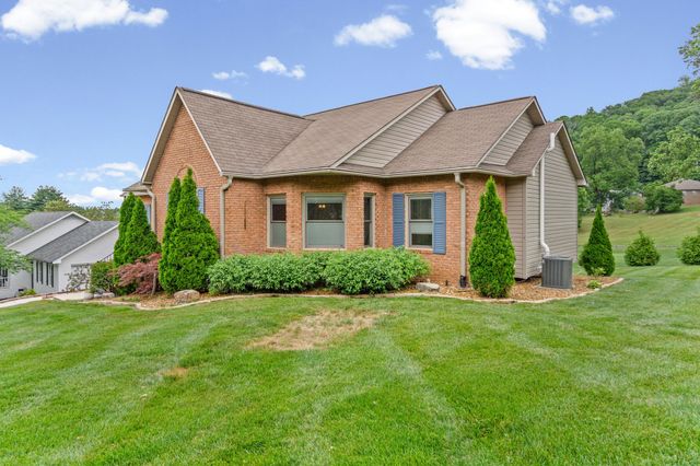 4328 Plantation Dr, Cookeville, TN 38506