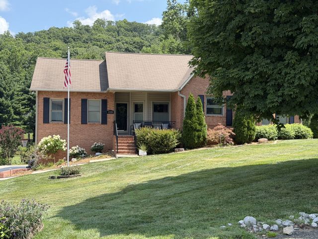4328 Plantation Dr, Cookeville, TN 38506