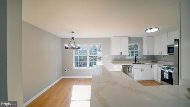 6934 VILLAGE STREAM PL, Gainesville, VA 20155