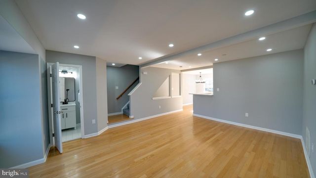 6934 VILLAGE STREAM PL, Gainesville, VA 20155