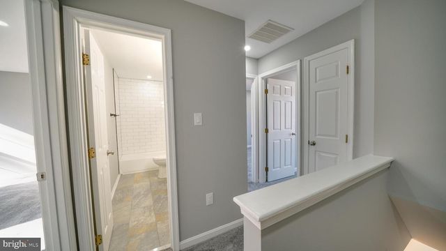 6934 VILLAGE STREAM PL, Gainesville, VA 20155