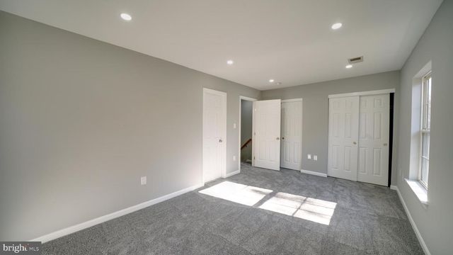 6934 VILLAGE STREAM PL, Gainesville, VA 20155