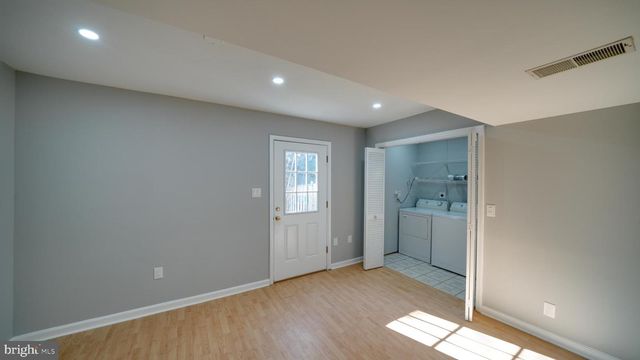 6934 VILLAGE STREAM PL, Gainesville, VA 20155