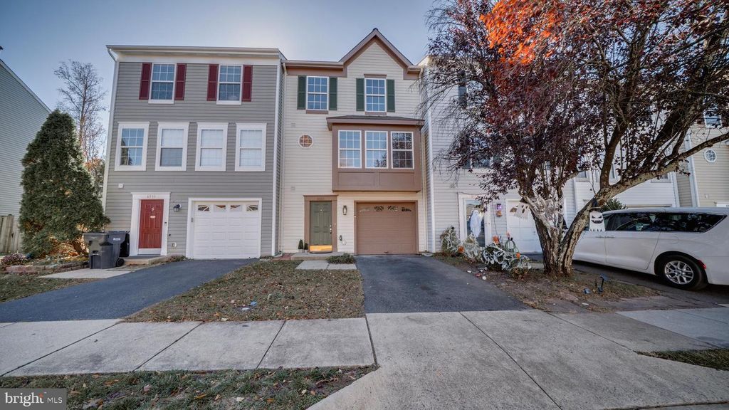 6934 VILLAGE STREAM PL, Gainesville, VA 20155