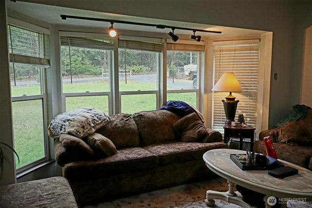 306 Minkler Rd, Winlock, WA 98596