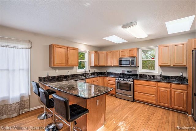 285 Indian Lake Road, Oxford, MI 48371