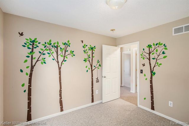 285 Indian Lake Road, Oxford, MI 48371